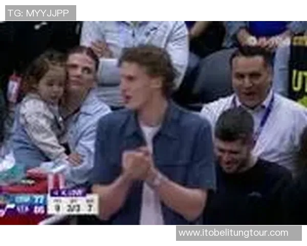 勇士与爵士精彩对决回放分析全场亮点与关键时刻解读