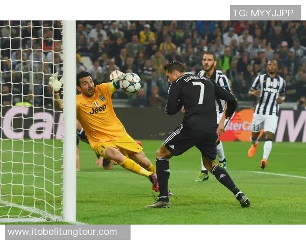 香港足球队挑战皇家马德里展现亚洲球队实力与魅力的巅峰对决 香港足球队挑战皇家马德里展现亚洲球队实力与魅力的巅峰对决