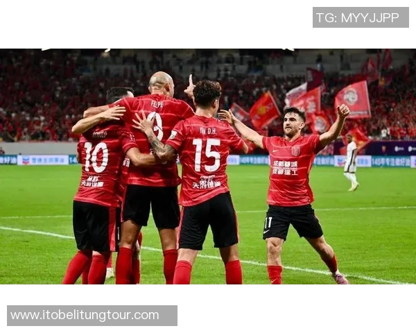 内蒙古中尤迎战成都兴城争夺足球联赛关键胜利的精彩对决